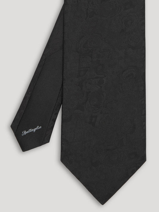Black silk tie.
