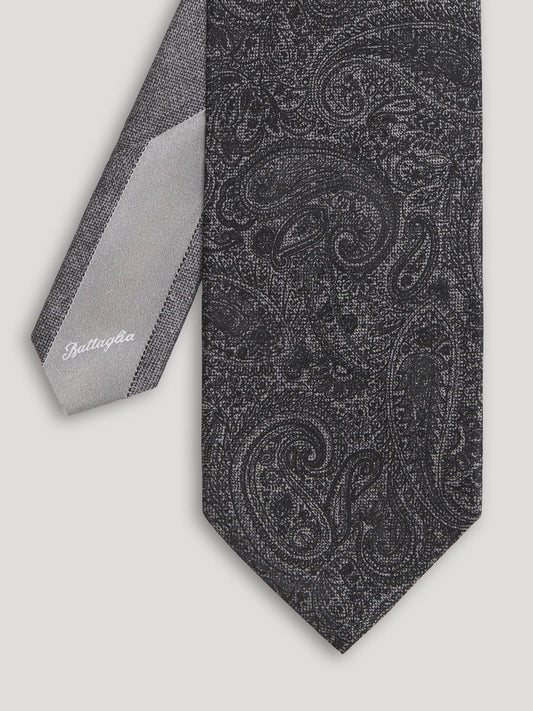 Black paisley tie.