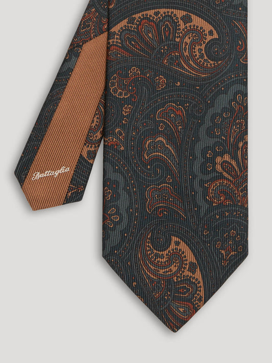Navy paisley silk tie.