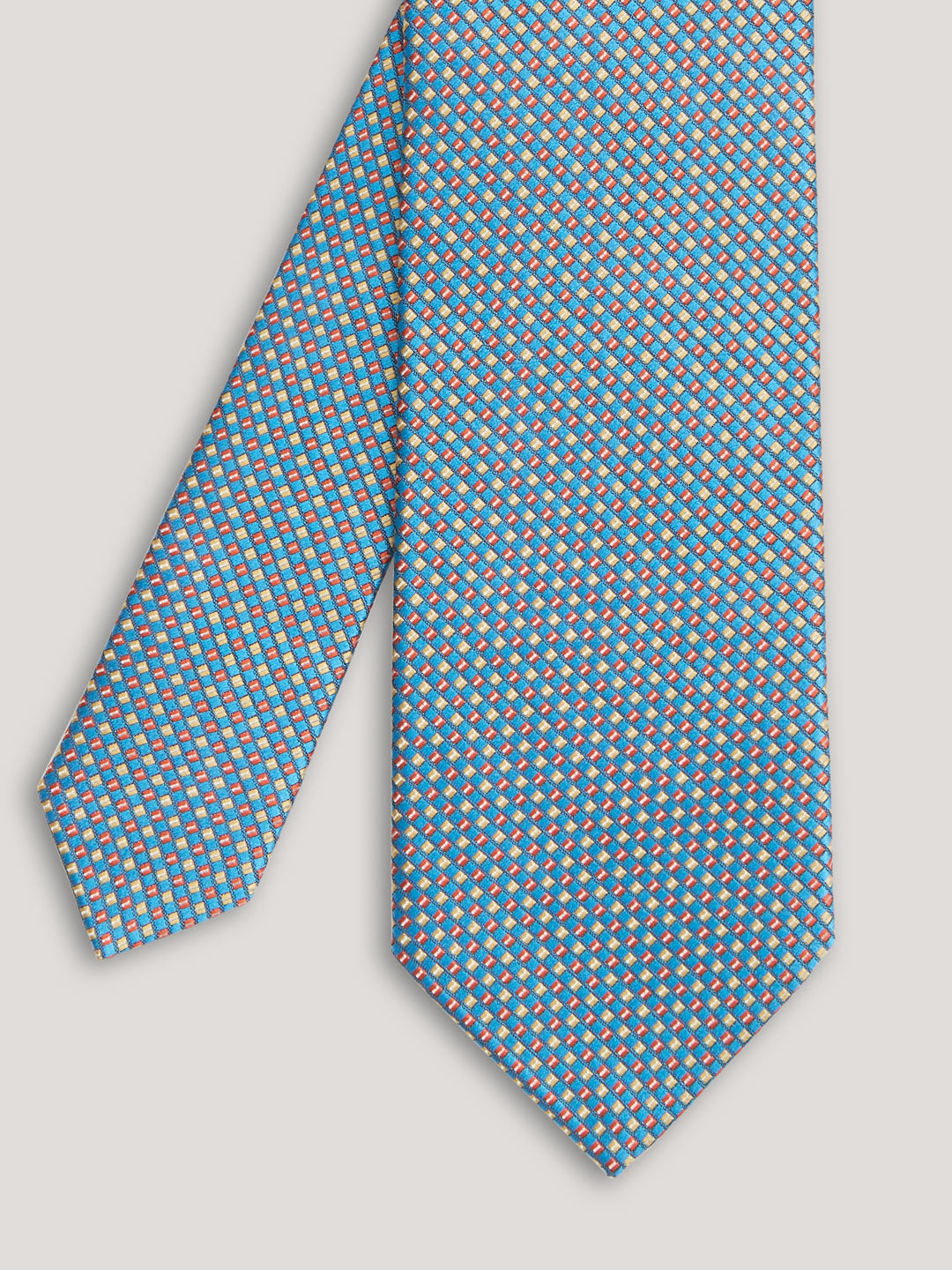 Blue small pattern tie. 