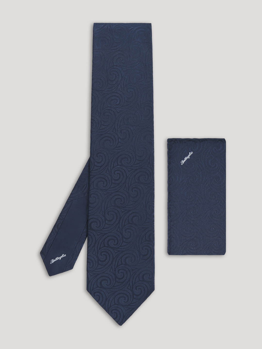 Blue silk tie with handkerchief. 
